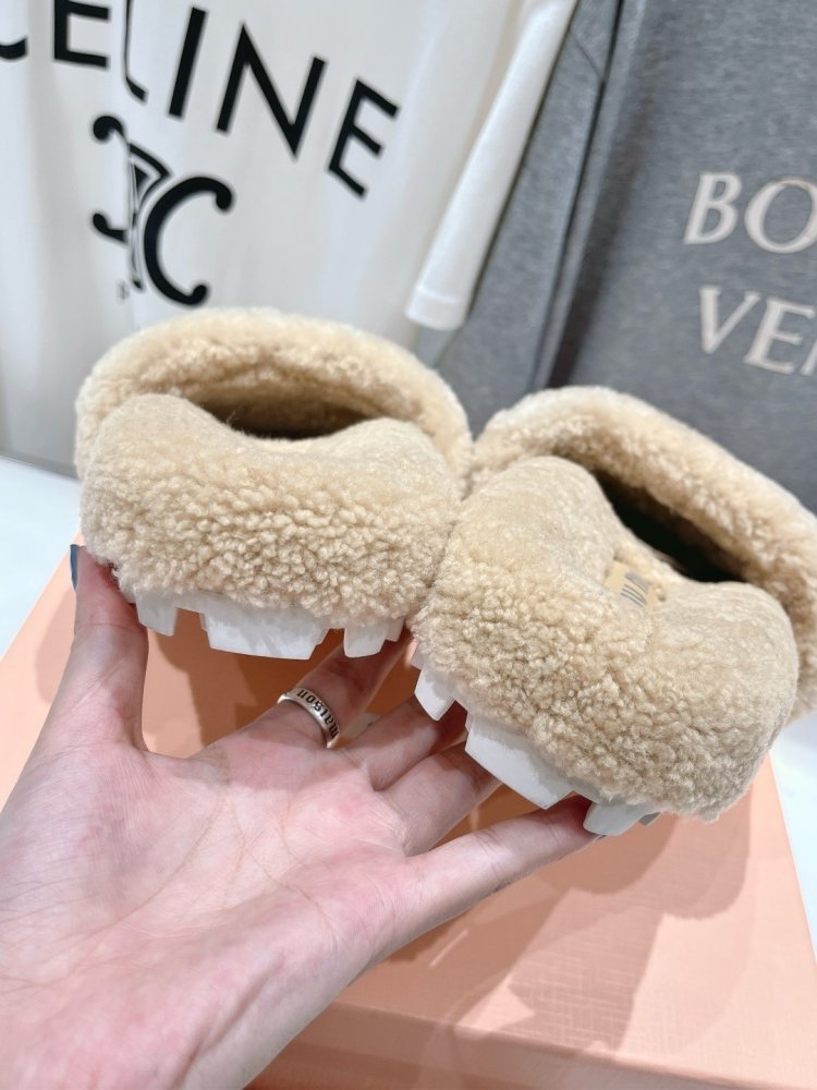 Шльопанці на хутрі жіночі фото 8