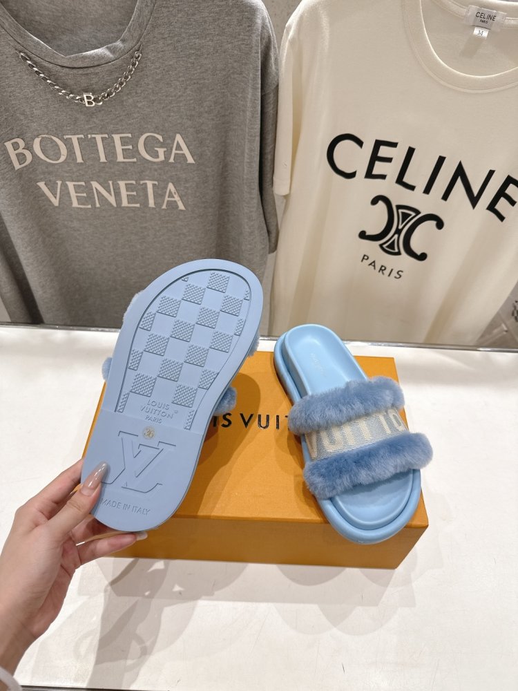 Шльопанці на хутрі жіночі фото 9