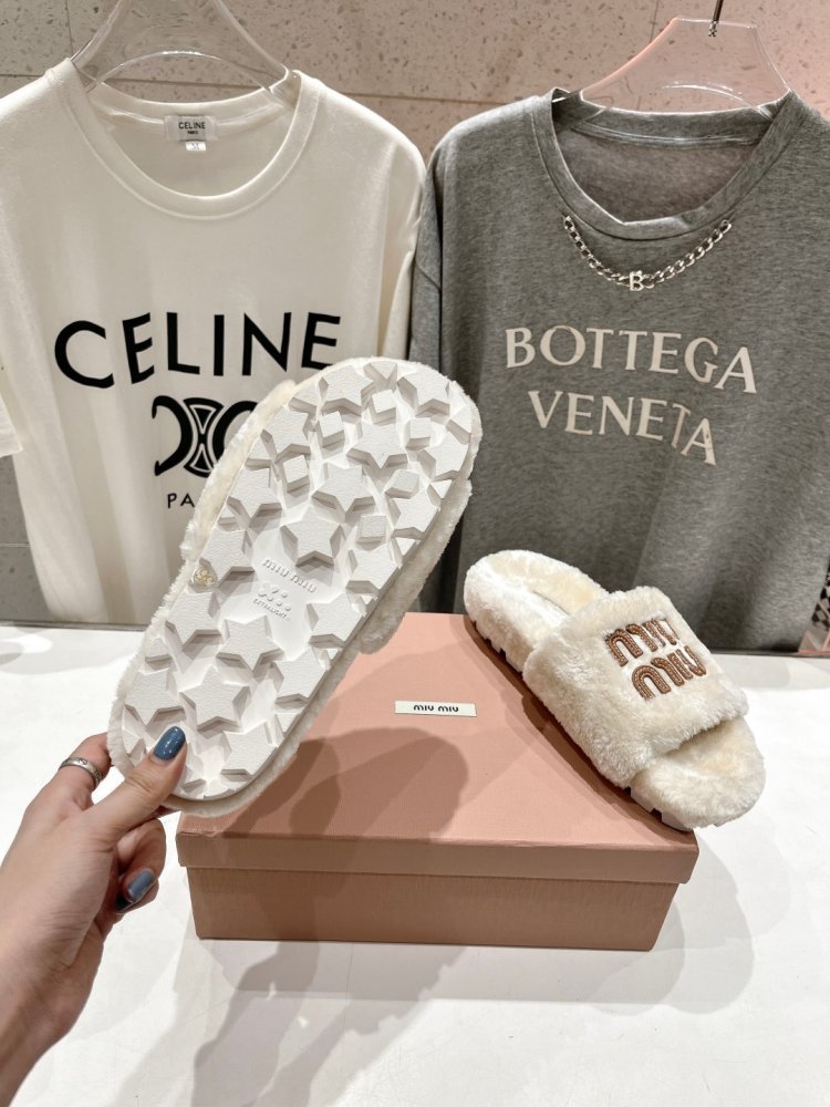 Шльопанці на хутрі жіночі фото 9