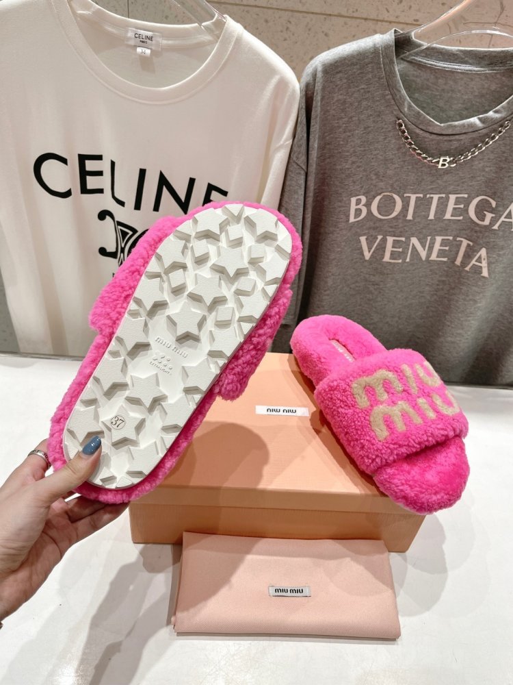 Шльопанці на хутрі жіночі фото 9