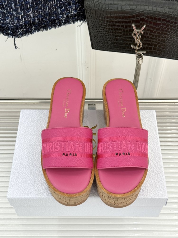 Шлепанцы на платформе женские фото 4