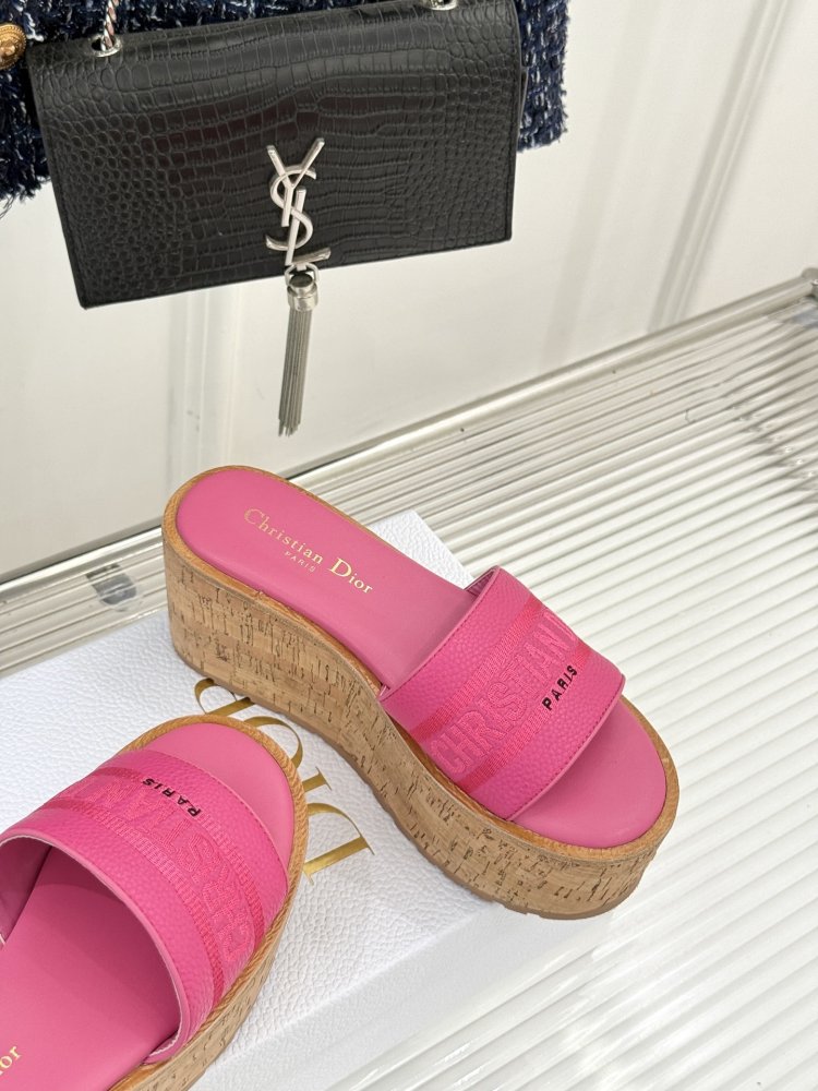 Шлепанцы на платформе женские фото 5