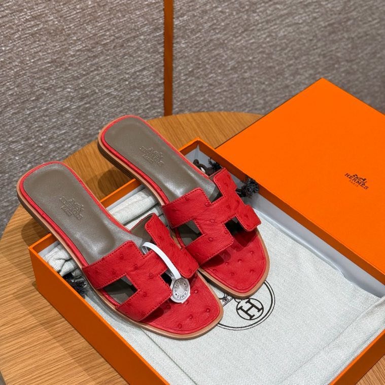 Шлепанцы Oran из страусиной кожи цвет rouge casaque