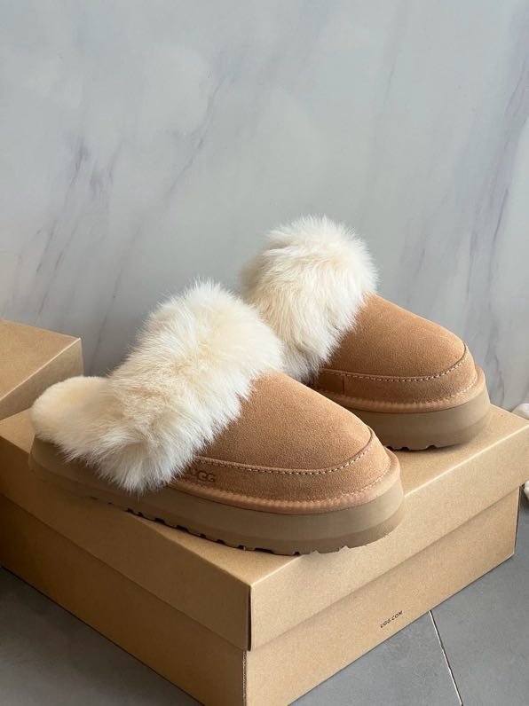 Шльопанці з хутром