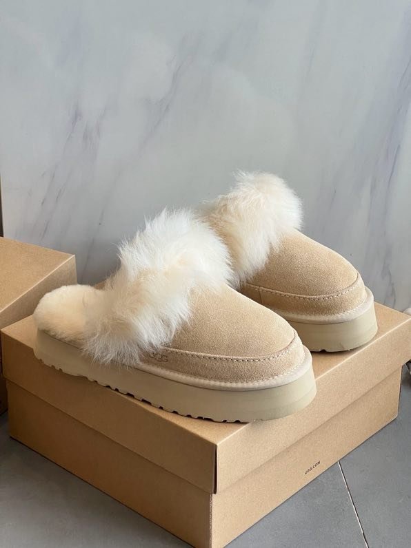 Шльопанці з хутром