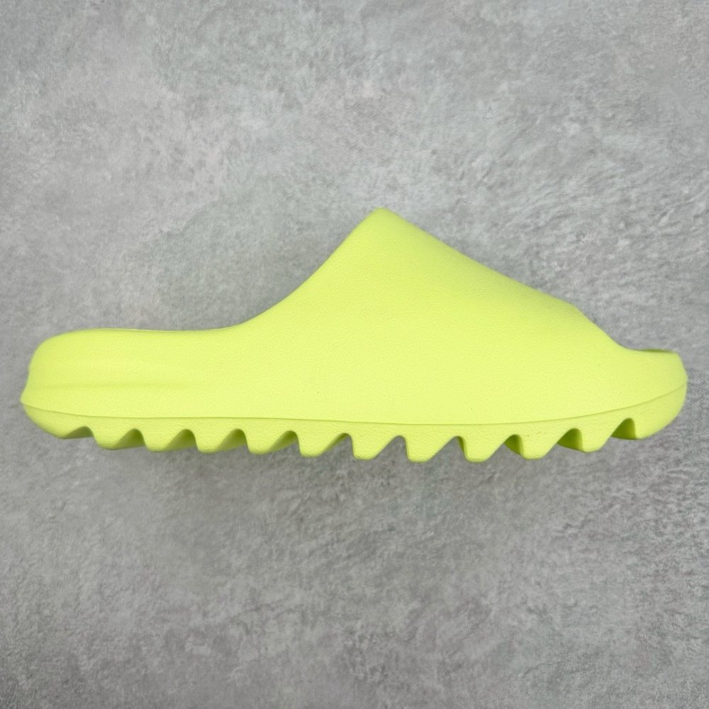 Шлепанцы YEEZY SLIDE