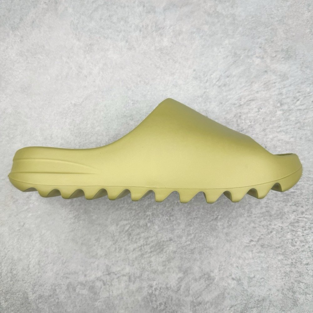 Шлепанцы YEEZY SLIDE