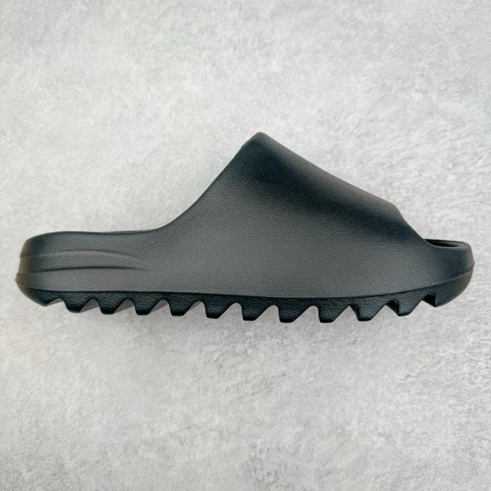 Шлепанцы YEEZY SLIDE