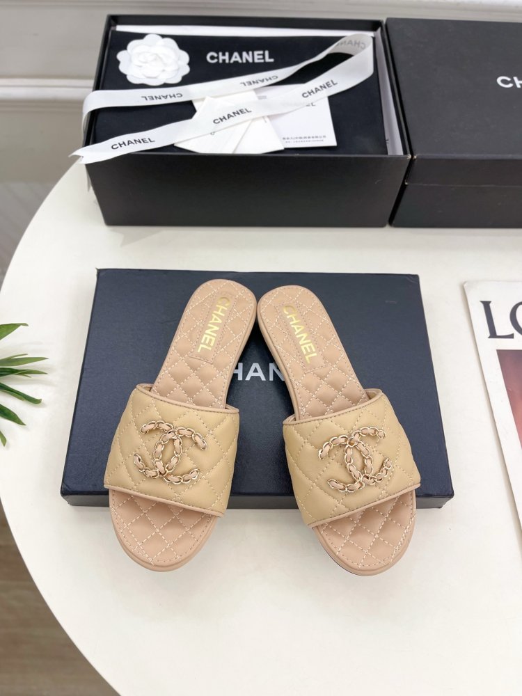 Шльопанці жіночі