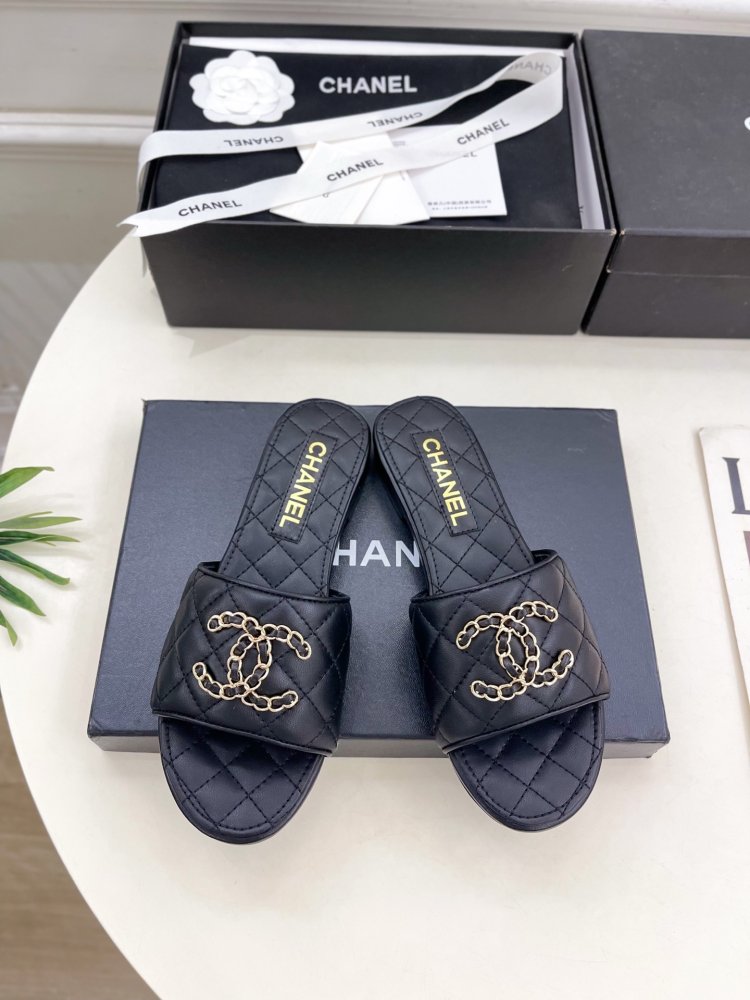 Шльопанці жіночі