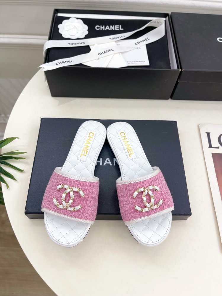 Шльопанці жіночі