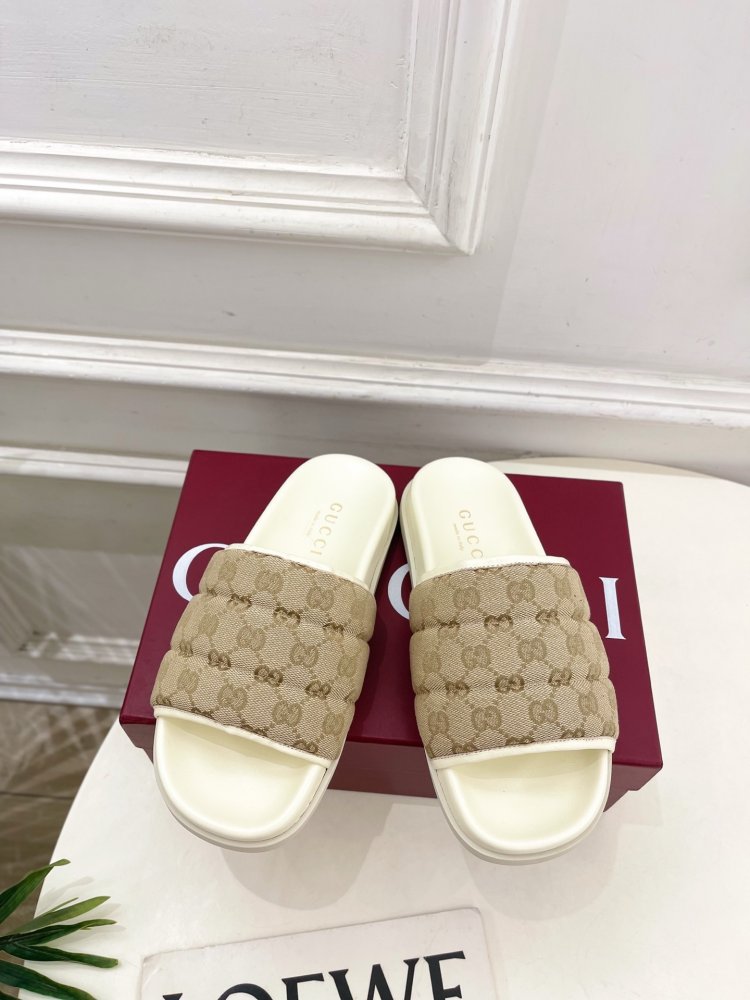 Шлепанцы женские