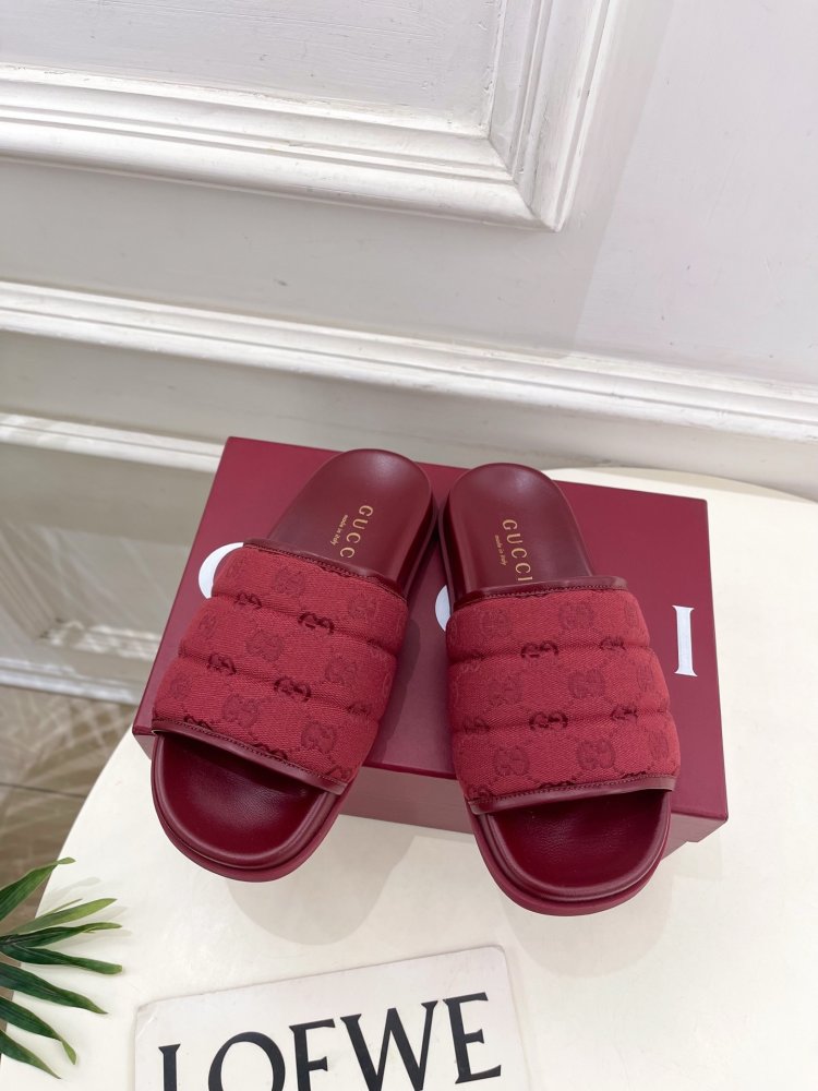 Шльопанці жіночі