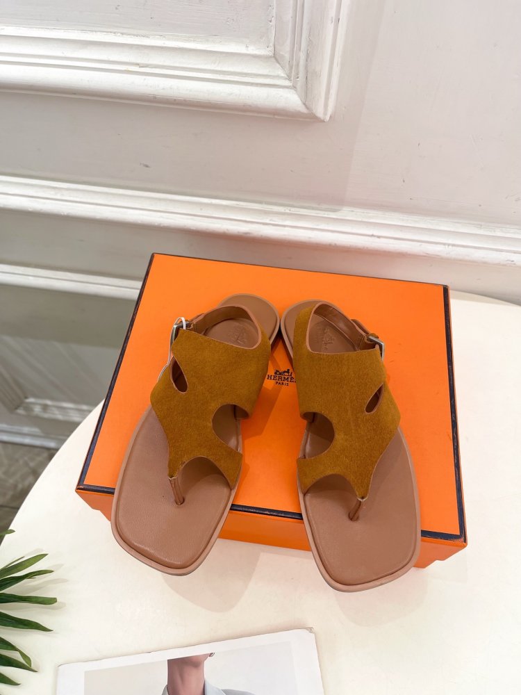 Шльопанці жіночі