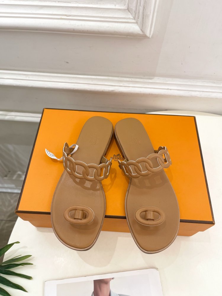 Шльопанці жіночі