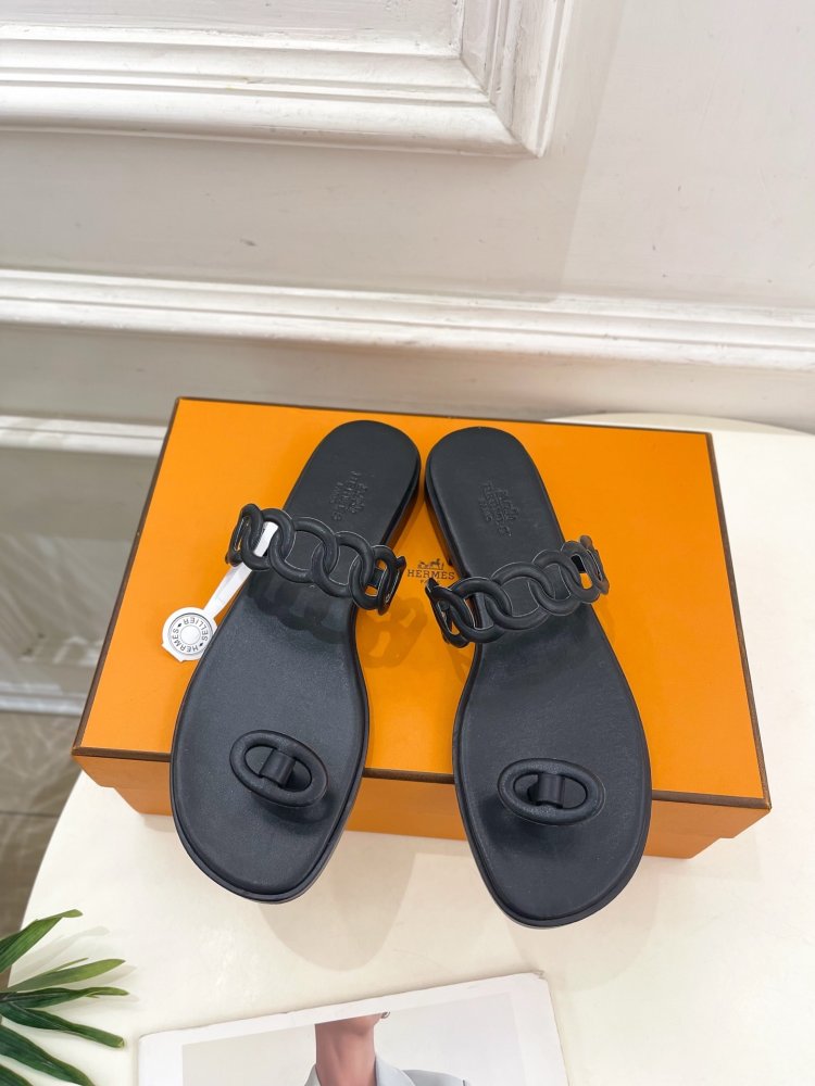 Шльопанці жіночі