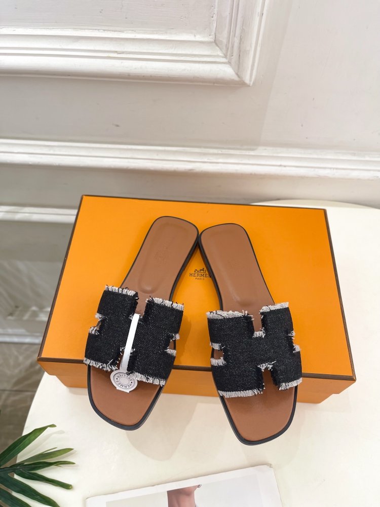 Шлепанцы женские