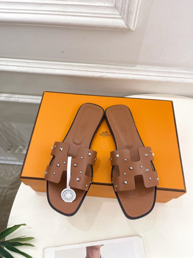 Шльопанці жіночі