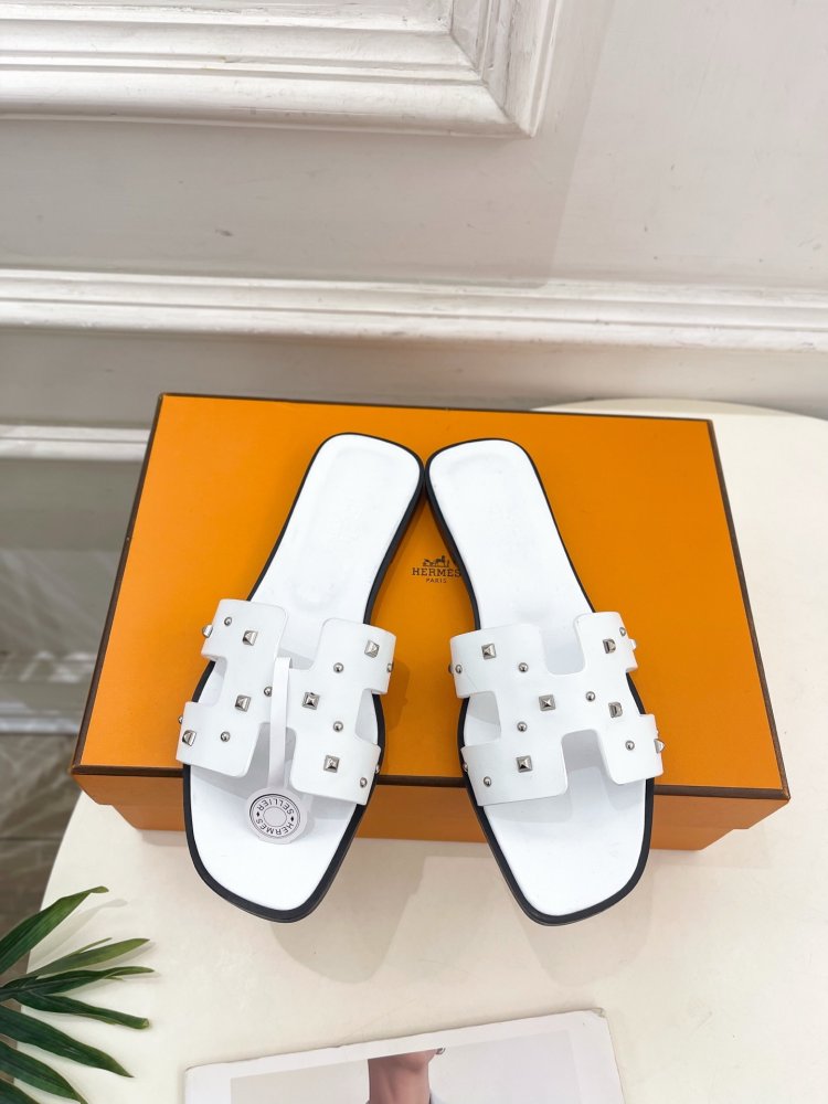 Шльопанці жіночі