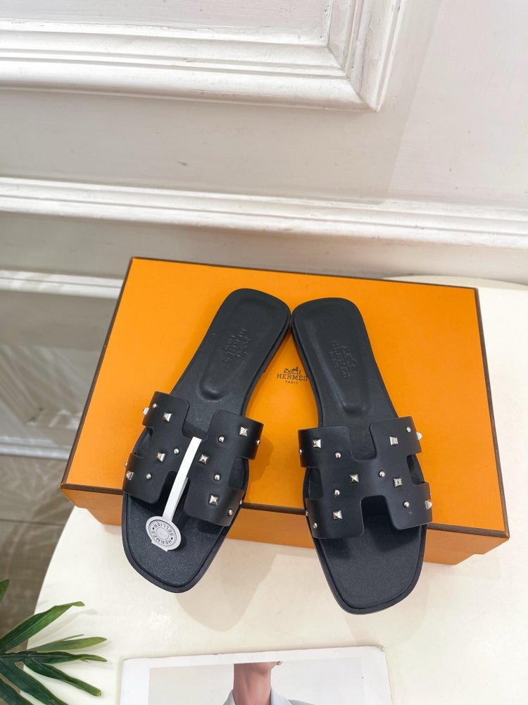 Шлепанцы женские