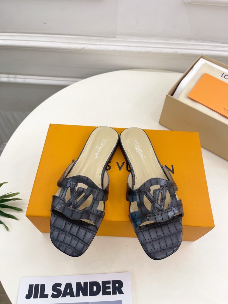 Шлепанцы женские