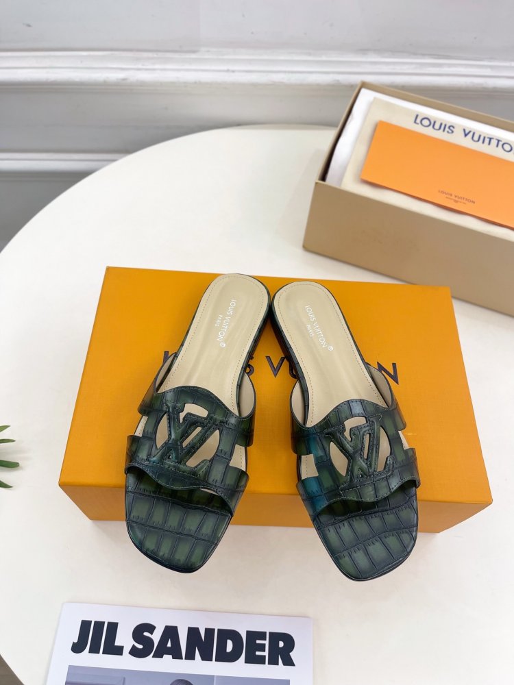 Шлепанцы женские