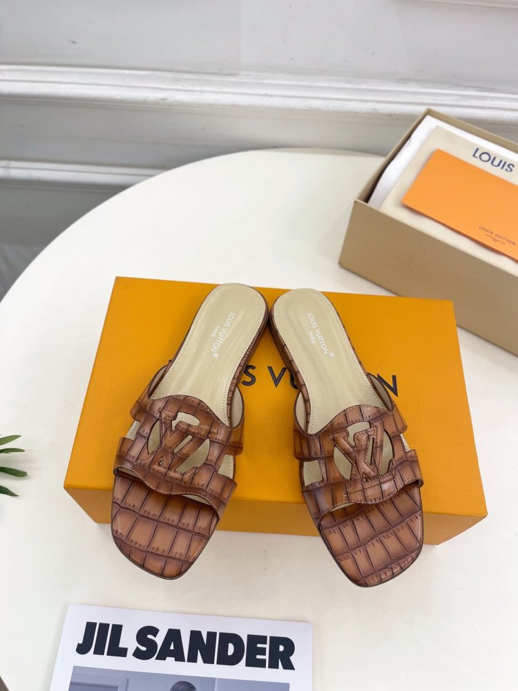 Шльопанці жіночі