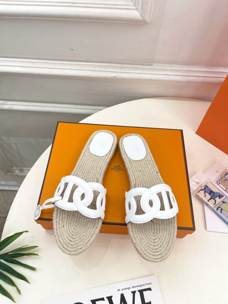 Шлепанцы женские