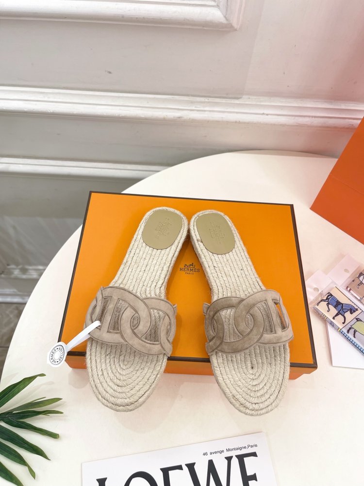 Шлепанцы женские