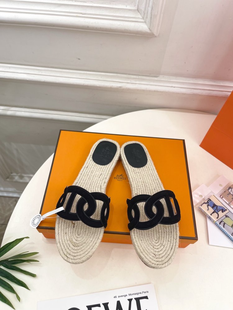 Шльопанці жіночі