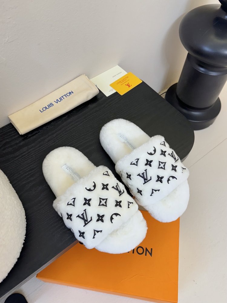 Шльопанці жіночі