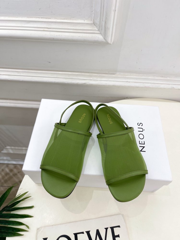 Шлепанцы женские