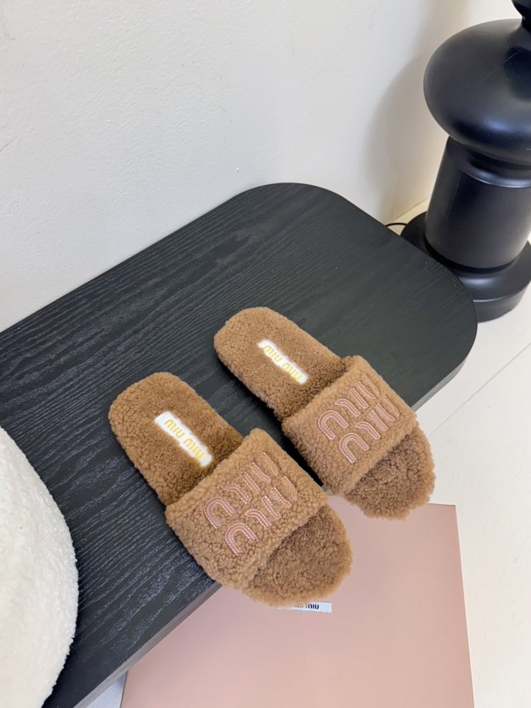 Шльопанці жіночі