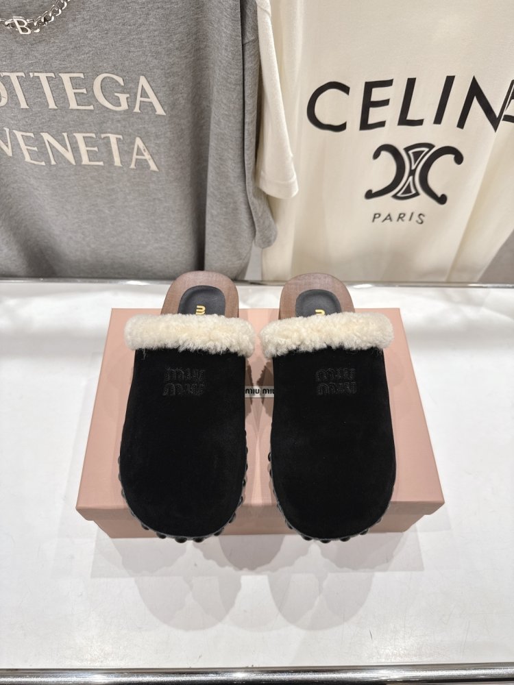 Шльопанці жіночі