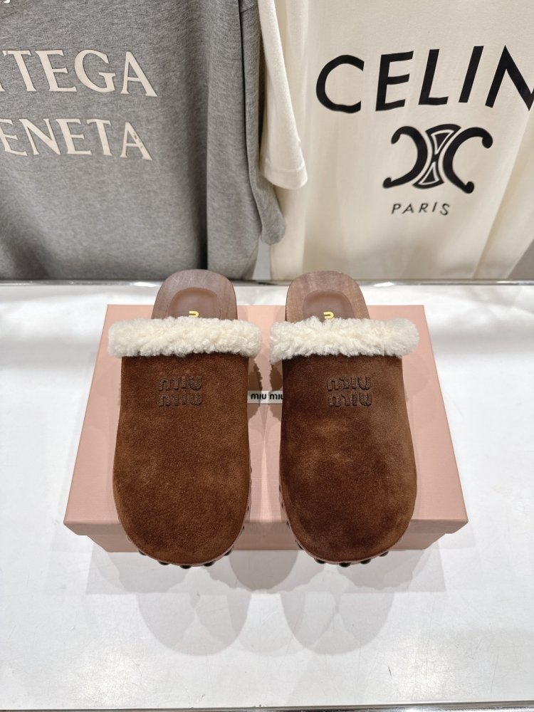 Шльопанці жіночі