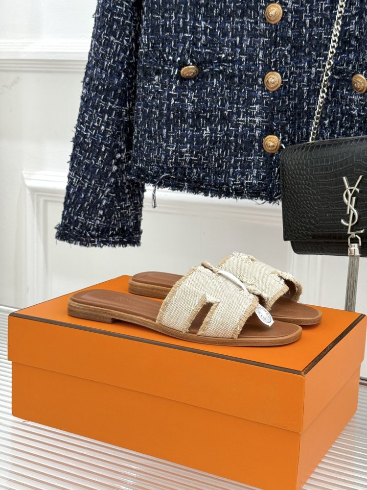 Шльопанці жіночі