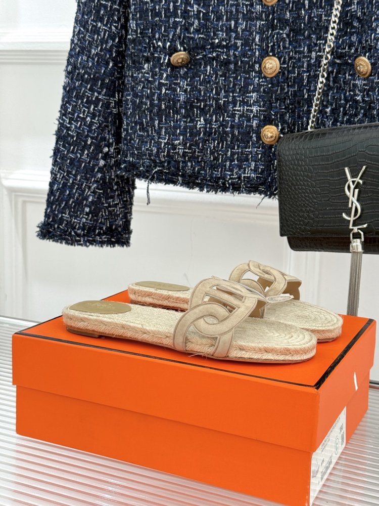 Шльопанці жіночі