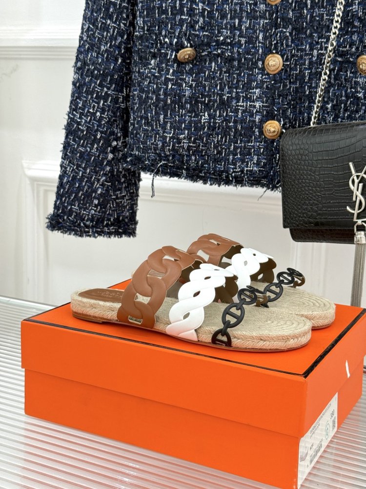 Шльопанці жіночі