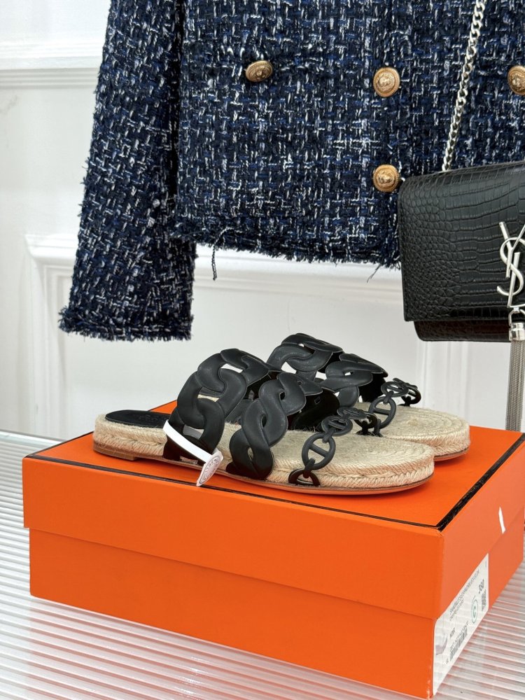 Шльопанці жіночі