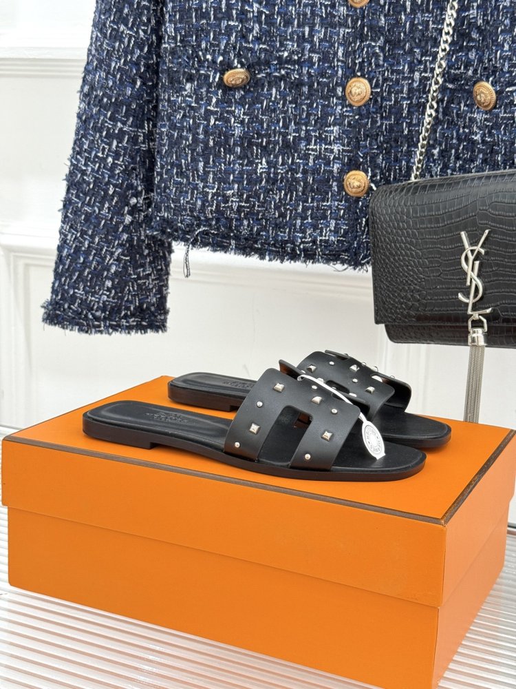 Шлепанцы женские