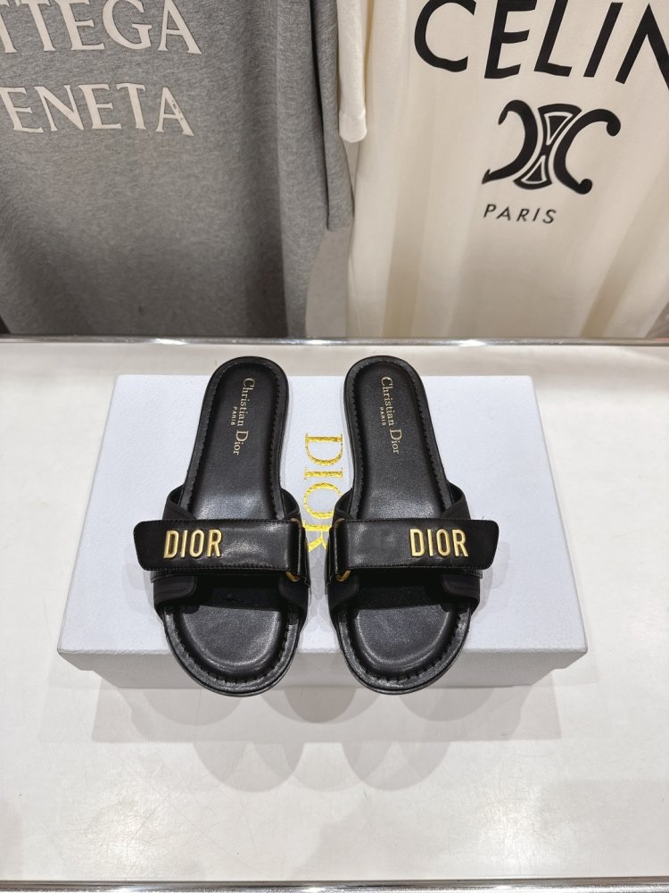 Шлепанцы женские