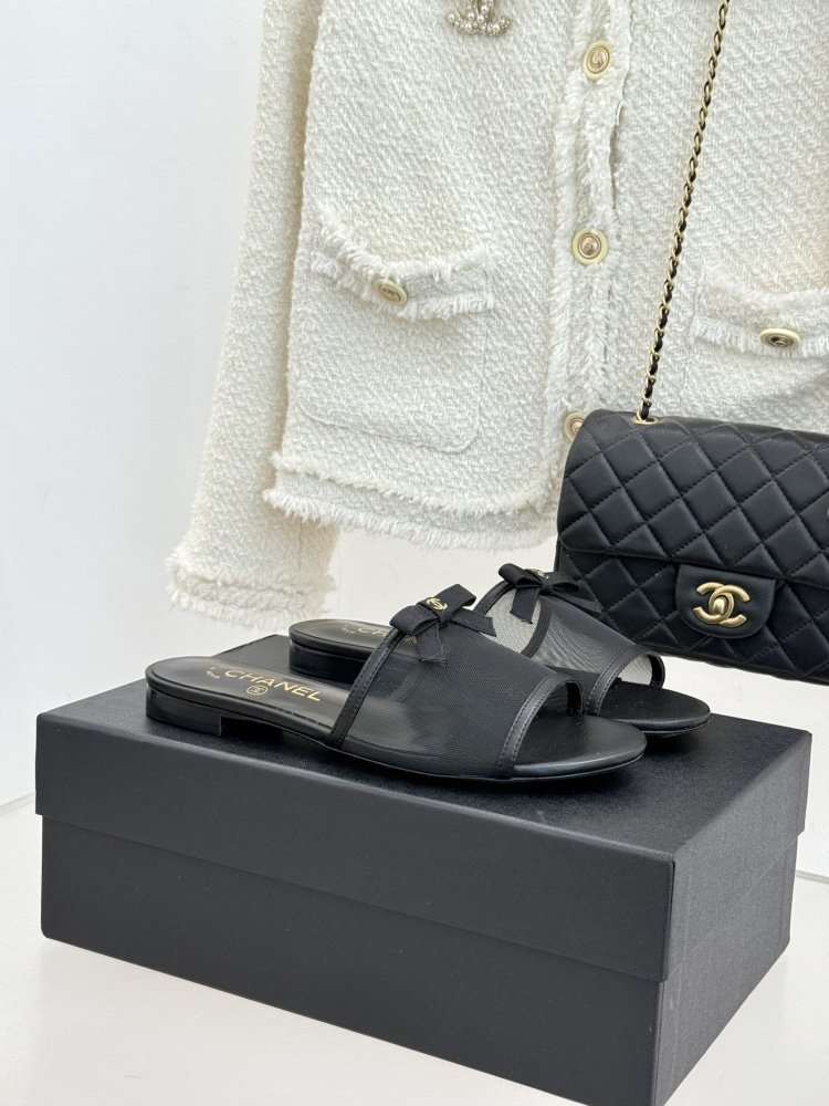 Шлепанцы женские