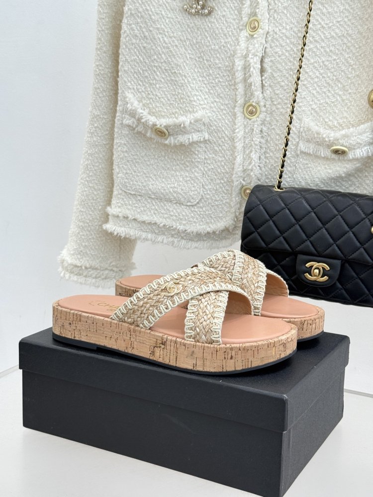 Шлепанцы женские