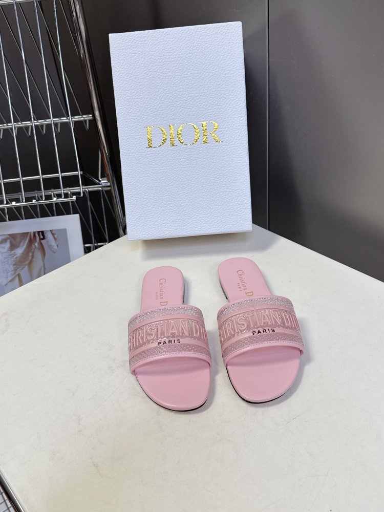 Шлепанцы женские