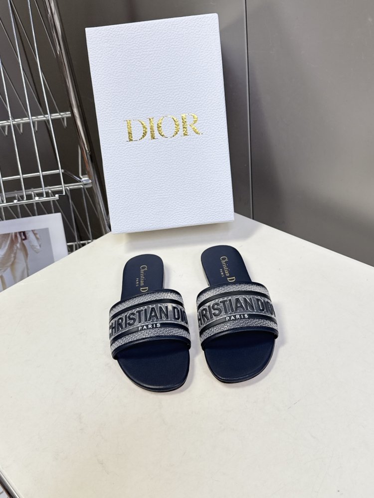 Шльопанці жіночі