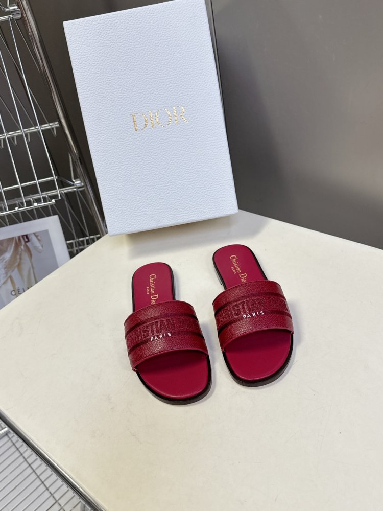 Шльопанці жіночі