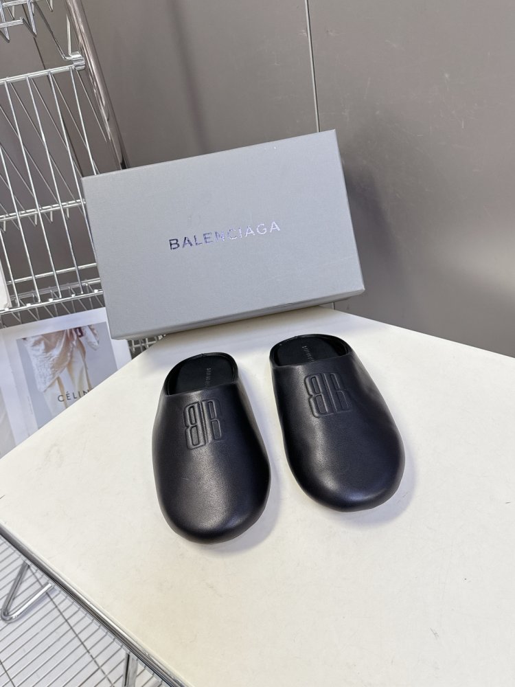 Шльопанці жіночі