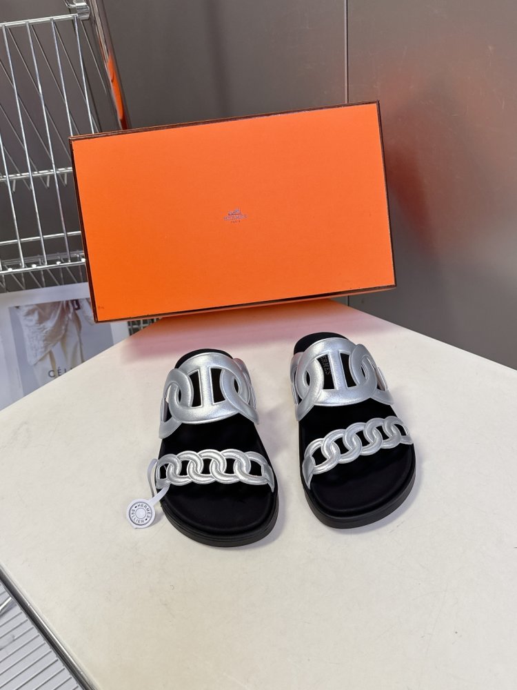 Шлепанцы женские