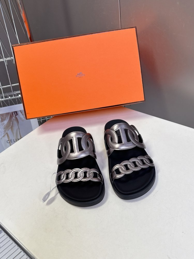 Шлепанцы женские