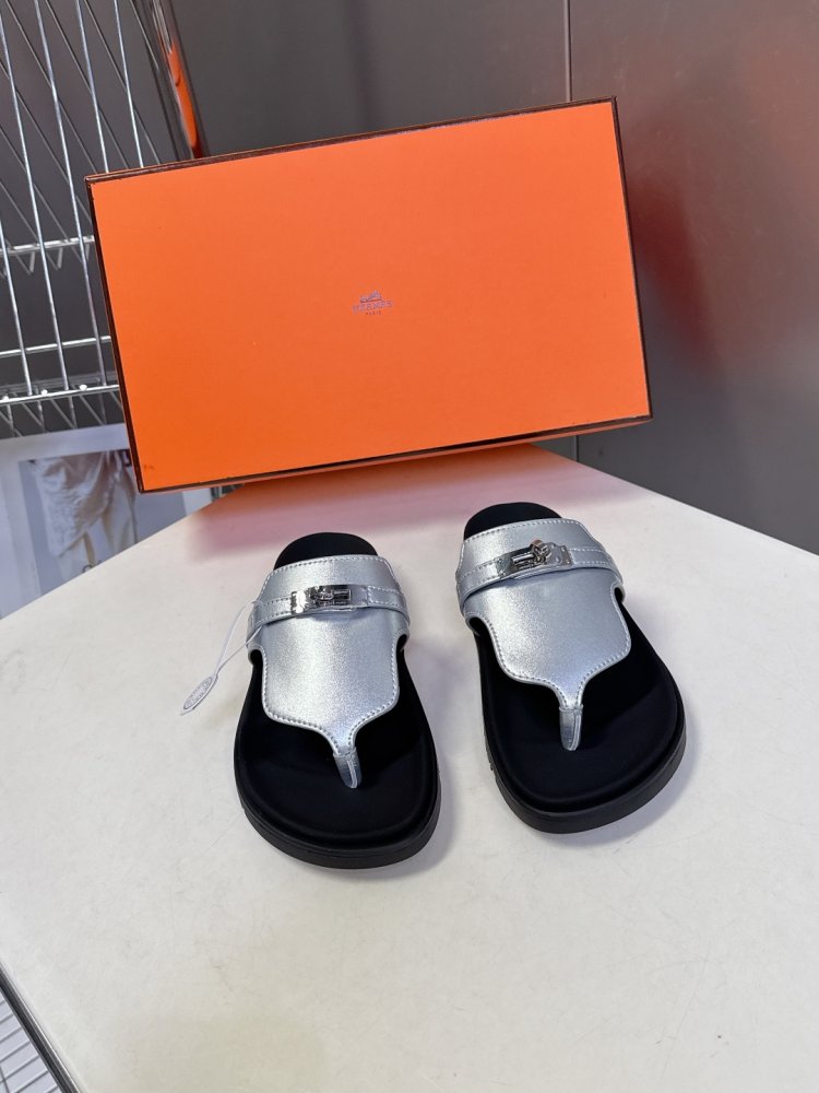 Шлепанцы женские